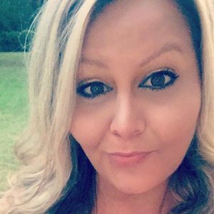 Meet your Posher, Courtney